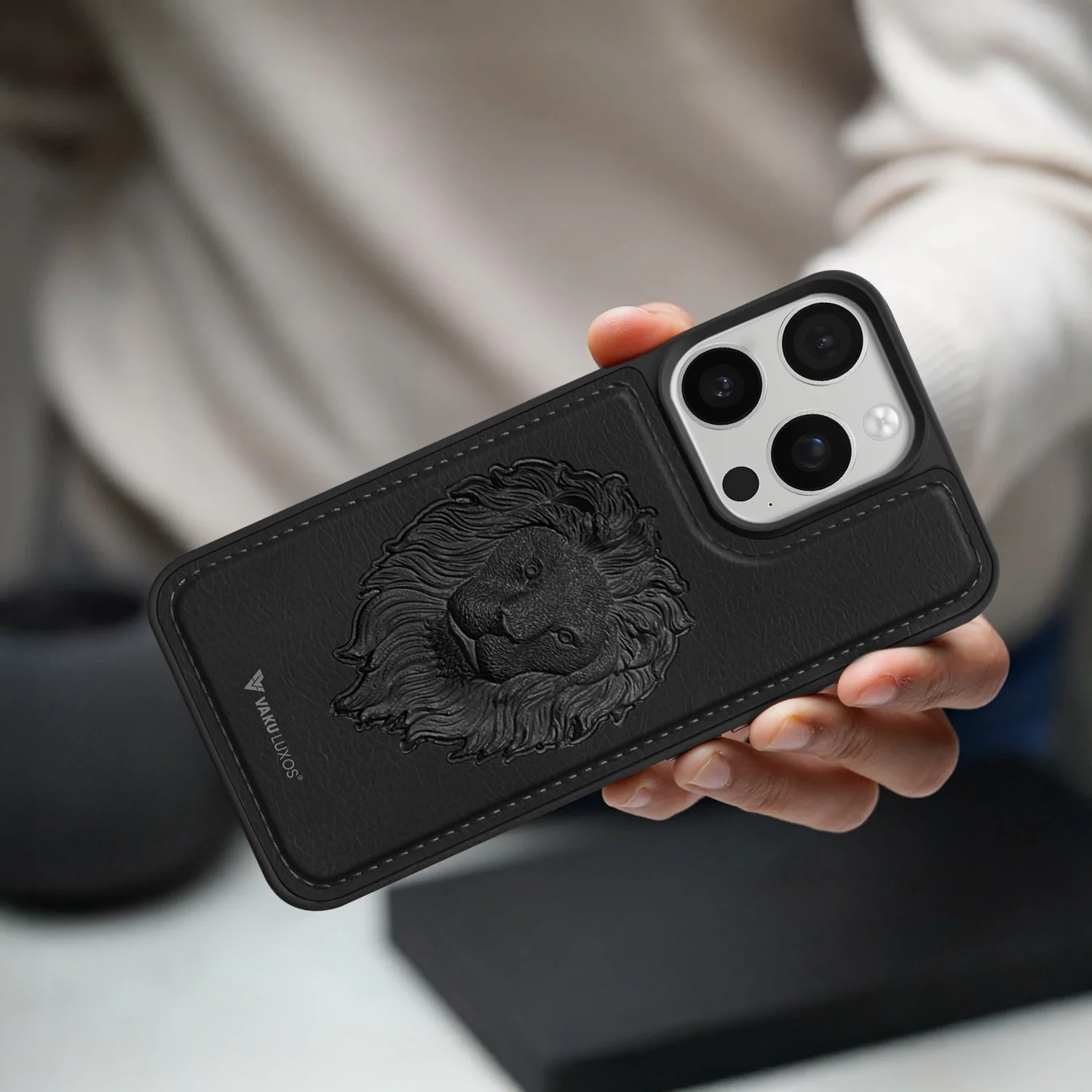 Vaku ® Apple iPhone 15 Pro Lion Embossed Luxury Designer Leather Back Cover - Image 6